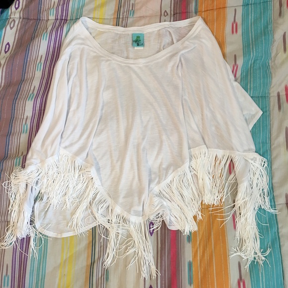 🐇Fringed Off The Shoulder 🐇 - Picture 3 of 3