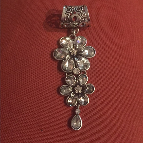 NWOT scarf jewelry.