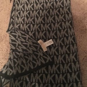 Michael Kors knit scarf