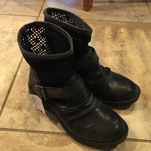 Black leather ankle fashion boots