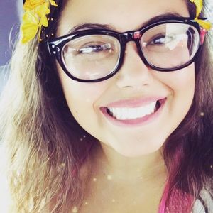 Meet your Posher, Kira