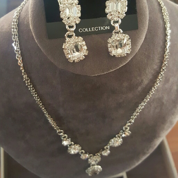 Necklace and earrings combo - Picture 4 of 4