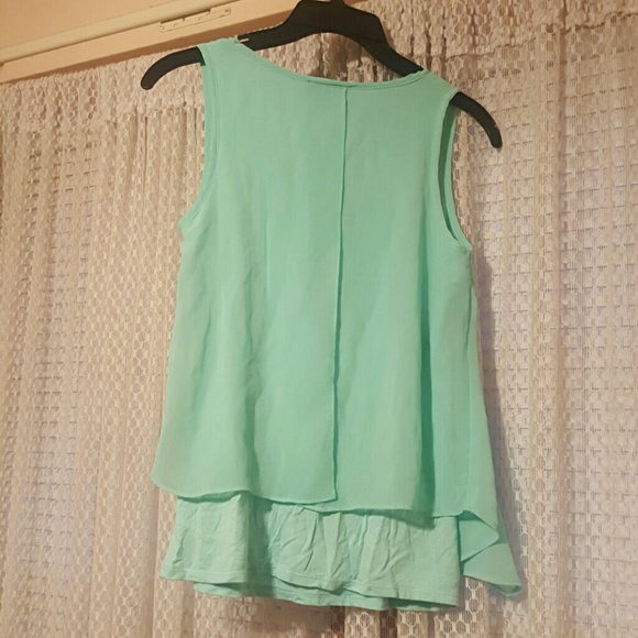 Cute summer top with necklace - Picture 2 of 2