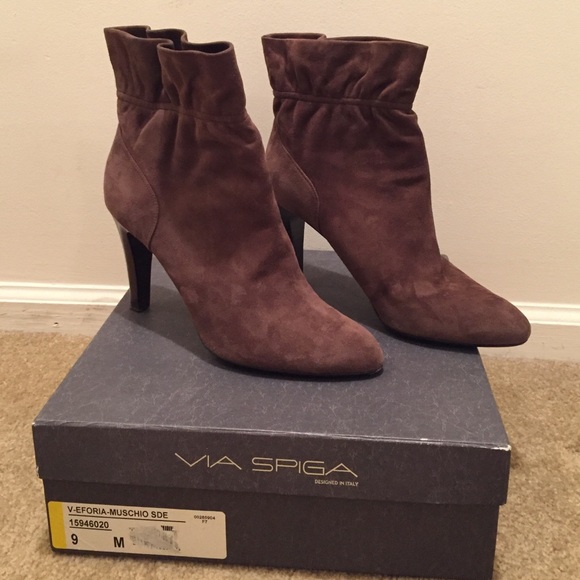 Via Spiga Eforia-Muschio Suede Booties - Picture 2 of 4