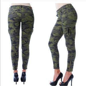 Camo skinny jeans