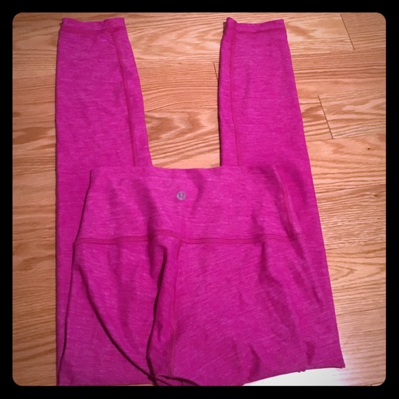 Lululemon high waisted pink leggings💗
