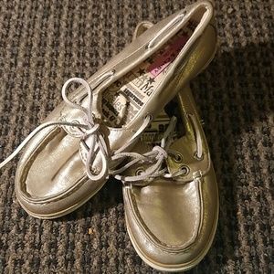 Golden boat shoes