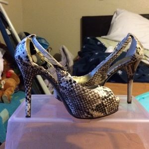 Worthington reptile style heels