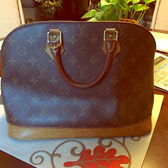 Louis Vuitton Alma Monogram Tote