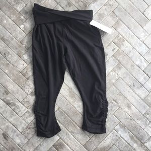 LuluLemon Sunset Salutation Crop NWT Size 6