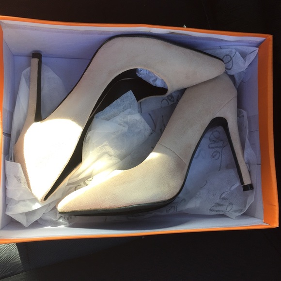 High heels brand new size 7.5