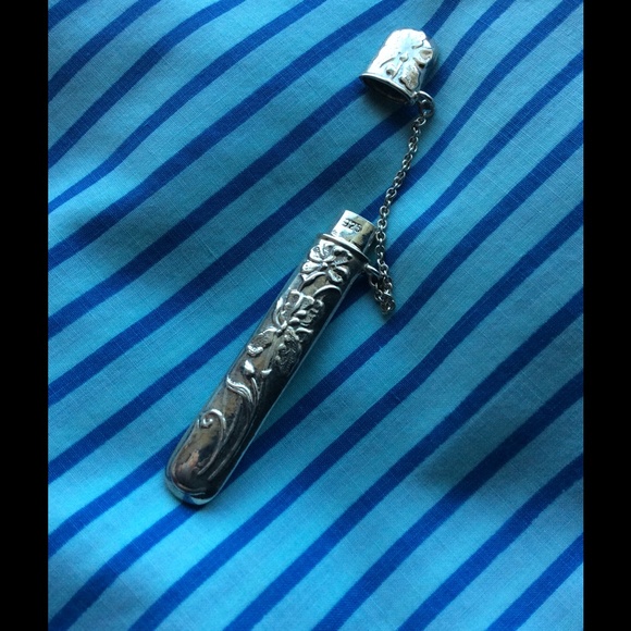 Chantal Posh Art Nouveau Needle Holder in 925 S.S - Picture 4 of 4