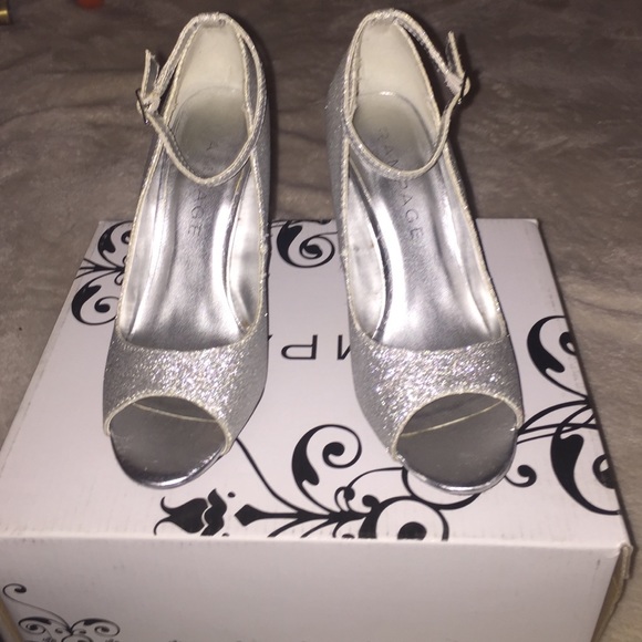 Sparkly silver heels - Picture 4 of 4