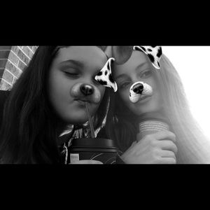 Meet your Posher, Chloe