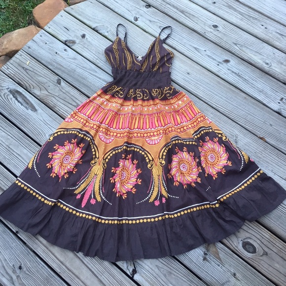 Dresses & Skirts - Gorgeous midi dress
