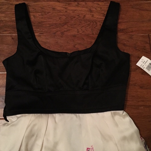 Dress - Picture 2 of 3