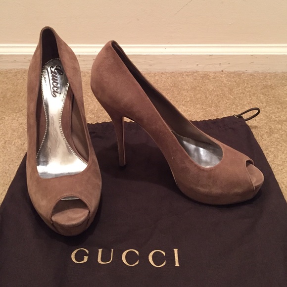 Gucci Suede Platform Pumps - Picture 1 of 4