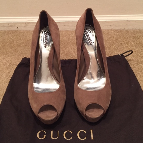Gucci Suede Platform Pumps - Picture 2 of 4