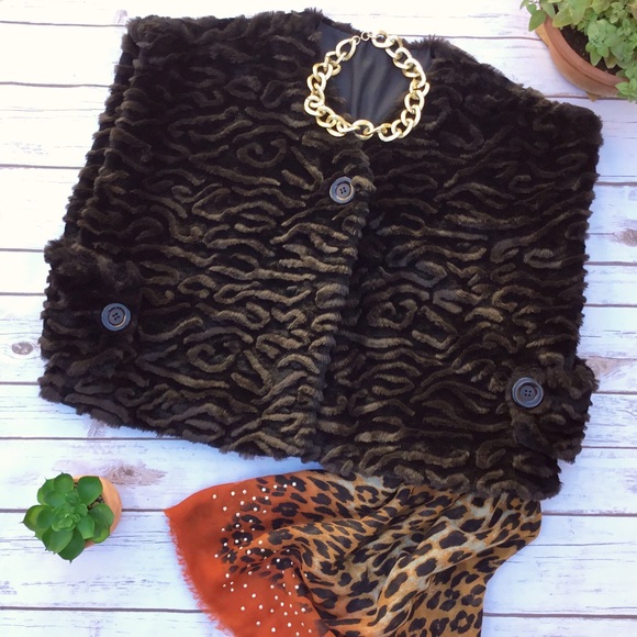 Awesome Faux Fur Vest /Sleeveless Lagenlook Jacket