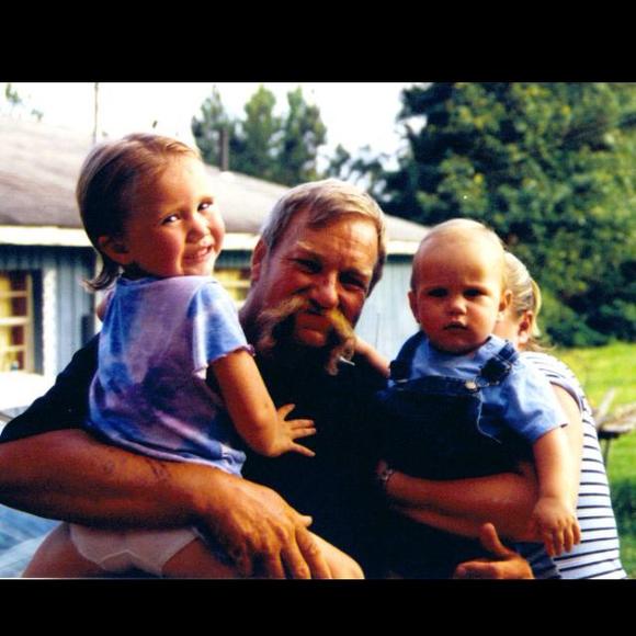 Meet your Posher, Dakota