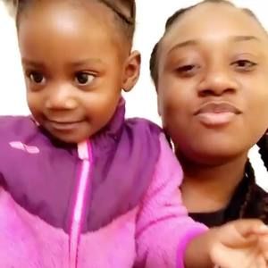 Meet your Posher, Dominique