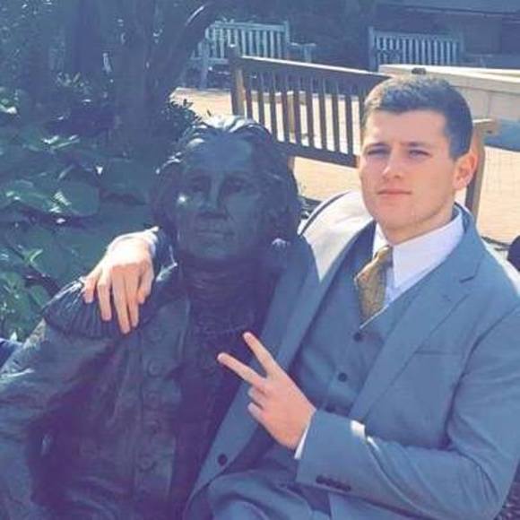 Meet your Posher, Pat