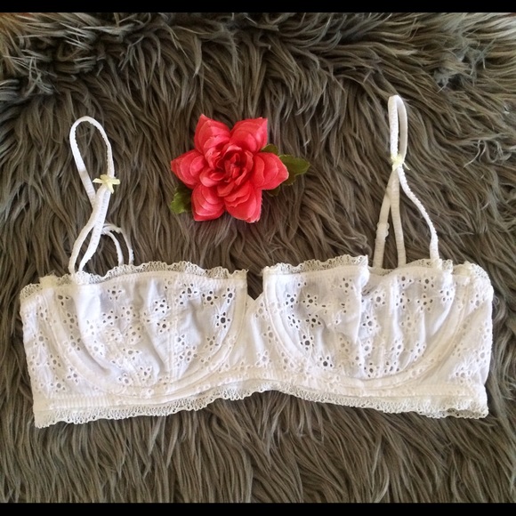 Free People Other - NWOT Free People White Oh My Darling Bra 🍃