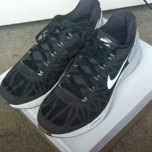 NIKE Lunarglide Sneakers