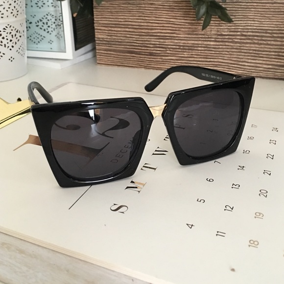 Square sunnies