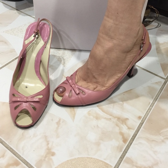 Pink Heels - Picture 1 of 3