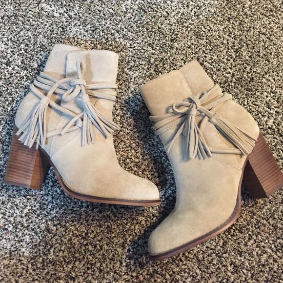 Sand suede tassel boots- Aldo