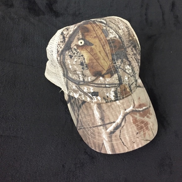 Camouflage mesh baseball hat