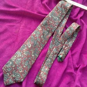 Vintage Accessories - Cool Cat Patric James Vintage Paisley Holiday Tie Vintage Accessories - Cool Cat Patric James Vintage Paisley Holiday Tie