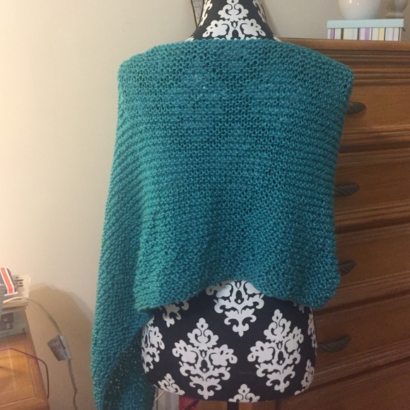 Handmade poncho - Picture 3 of 4