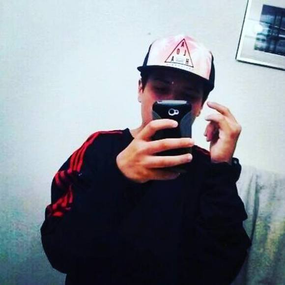 Meet your Posher, Alexzander - Picture 1 of 1