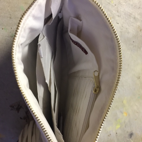 White Merona Clutch with Tassle - Picture 4 of 4