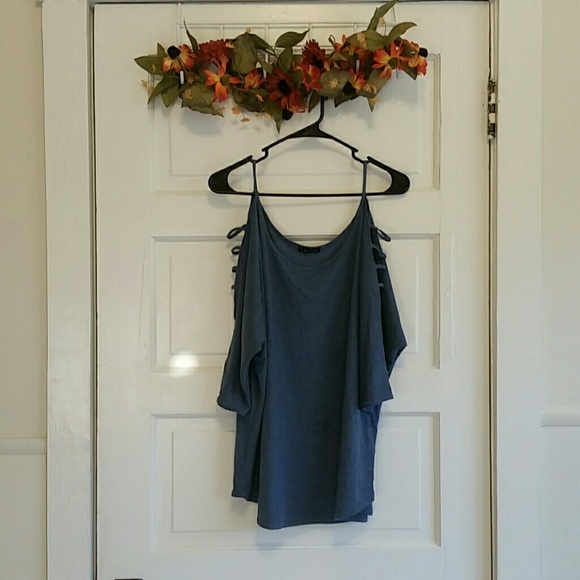 XL 3 quarter sleeve Venus shirt