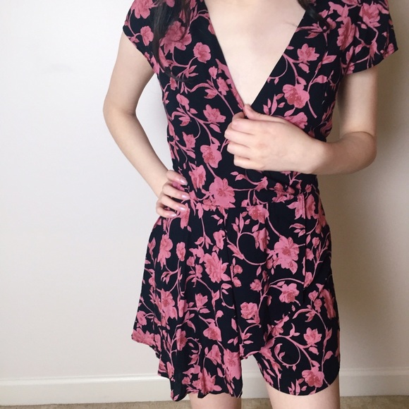 Floral Romper 🌹