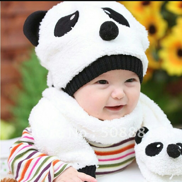 Panda hat and scarf - Picture 1 of 3