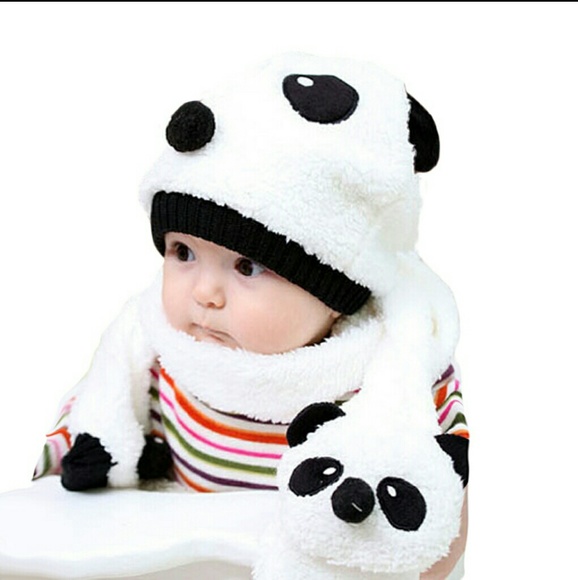 Panda hat and scarf - Picture 3 of 3