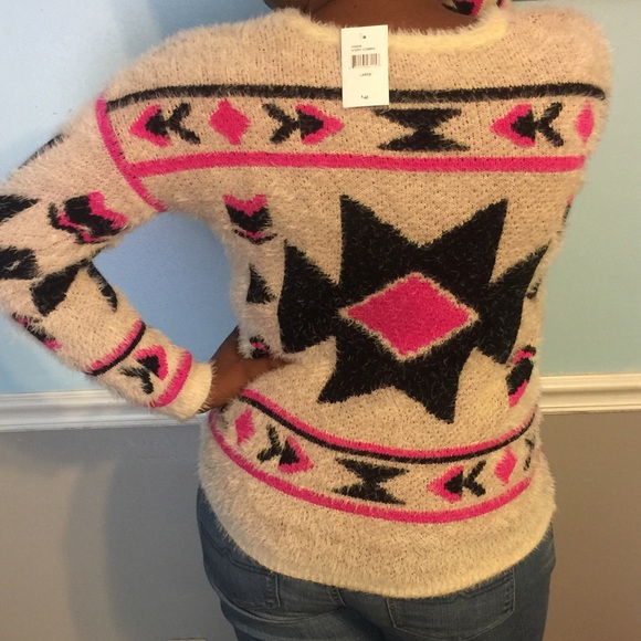 Sweater - Picture 2 of 4