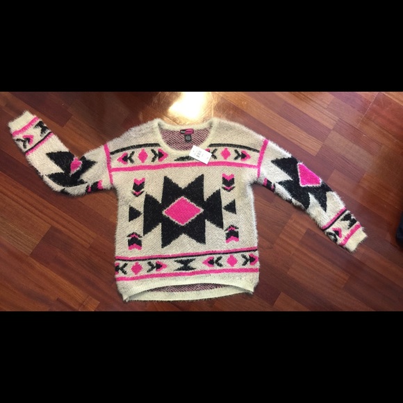 Sweater - Picture 4 of 4