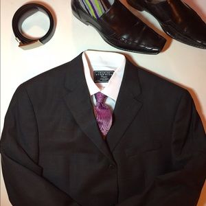 Beautiful Oscar de la Renta 2 piece suit