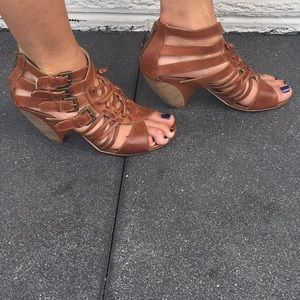Boutique 9 strappy leather sandals.