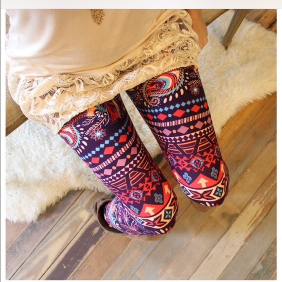 🌺Size 14-18 Paisley Feather Print Leggings