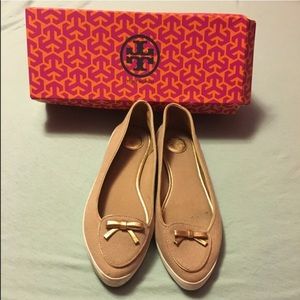 Size 9 Tan Tory Burch Flats Comes w/ dustbag & box