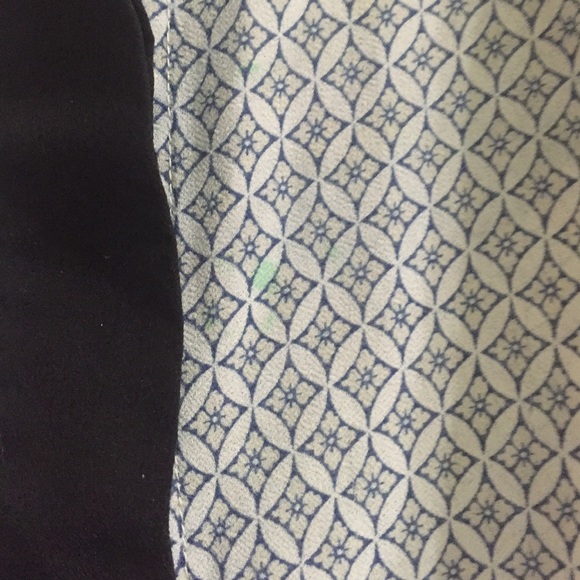 H&M button down blouse - Picture 3 of 3