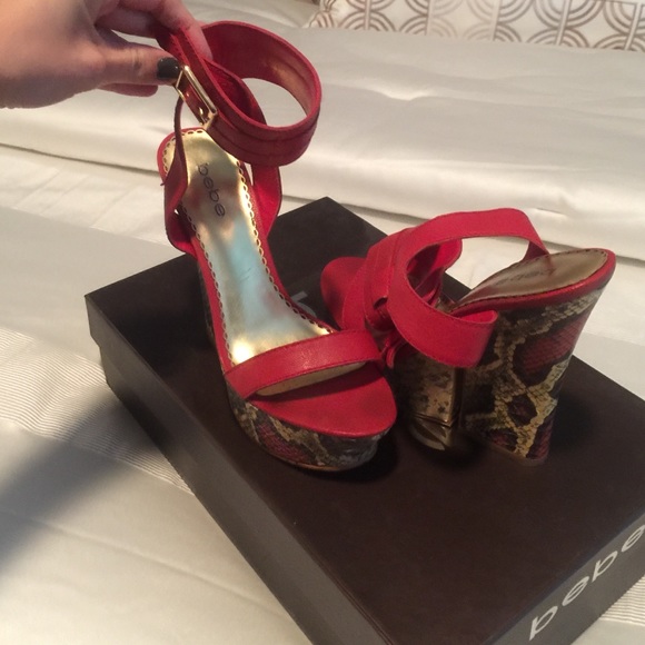 Bebe wedges