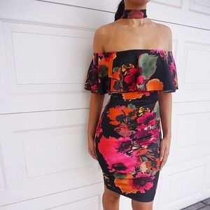 Dress with choker