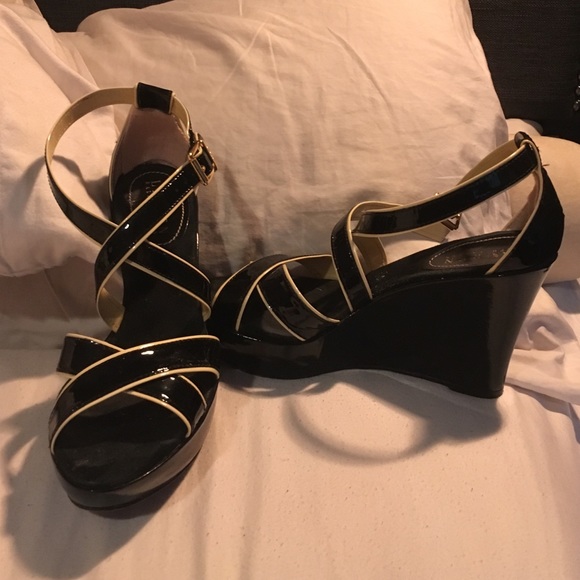 Lauren by Ralph Lauren patent leather wedges 5.5
